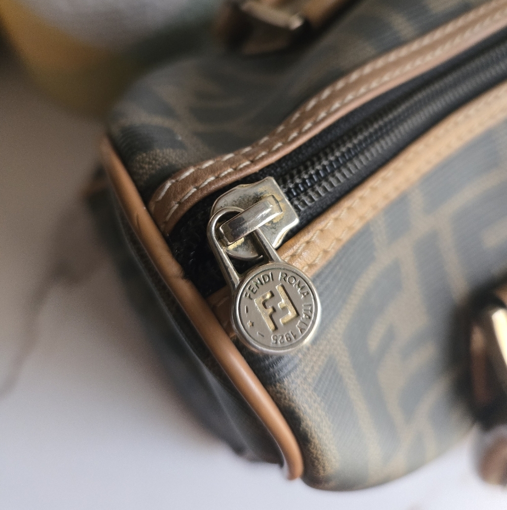 ⛔️SOLD⛔️Vintage Fendi Zucca Brown Monogram Canvas Top Handle Boston Bag - Picture 6 of 16
